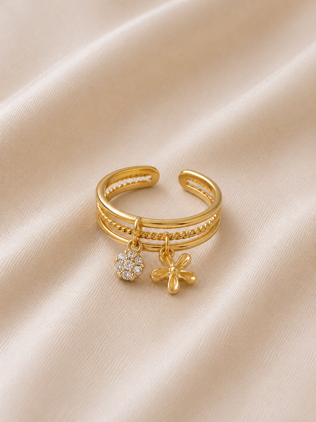 RVS Ring met Bloemenbedels – Goudkleurig