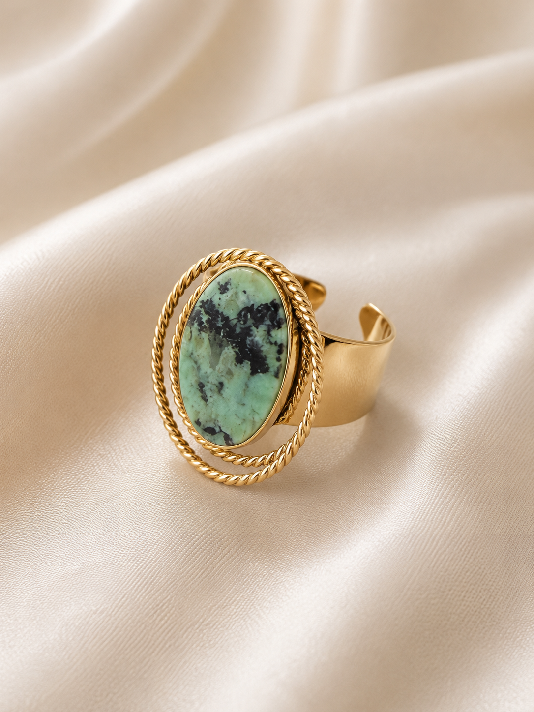 RVS Ring met Groene Natuursteenlook – Goudkleurig