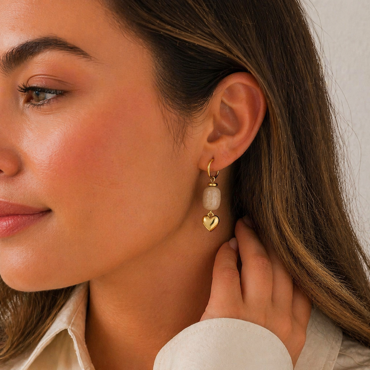 Golden Heart Hoops β Soft Beige π€π«