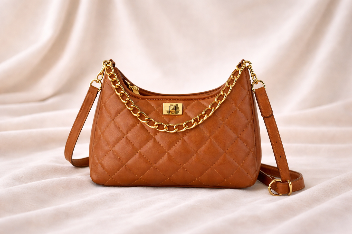 Cognac schoudertas met chain detail