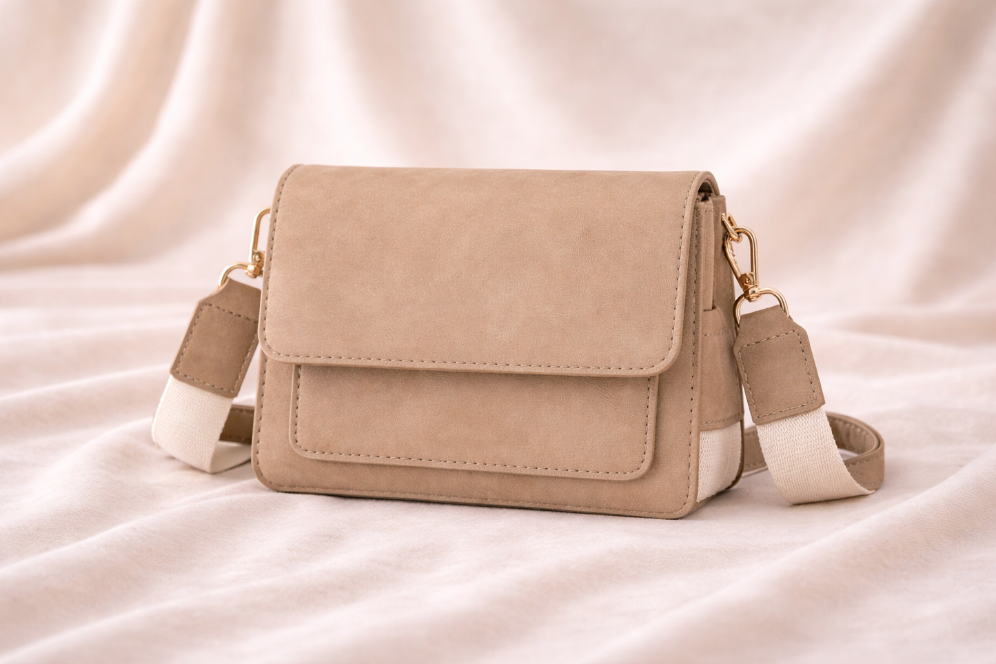 Beige crossbody tas met brede strap