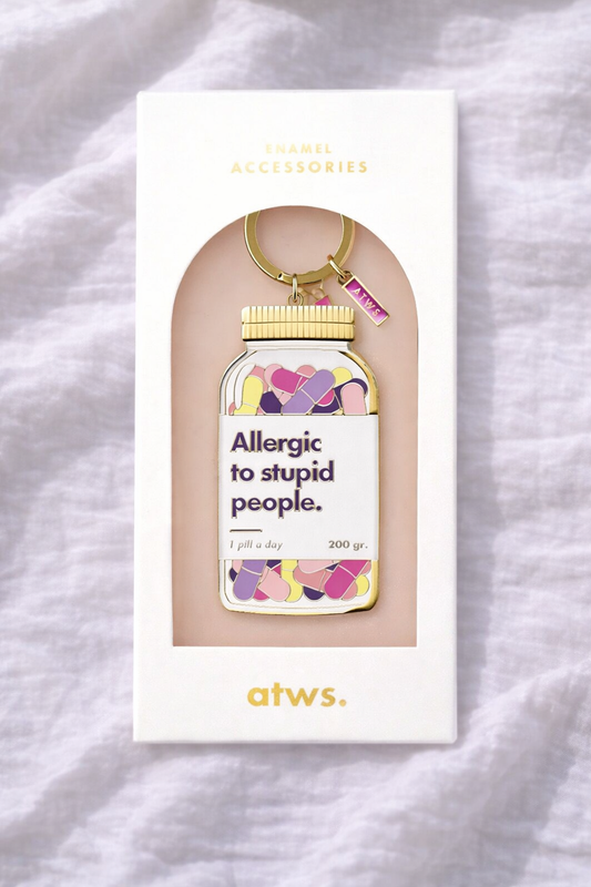 Allergic to Stupid People Keychain – Design Enamel Sleutelhanger