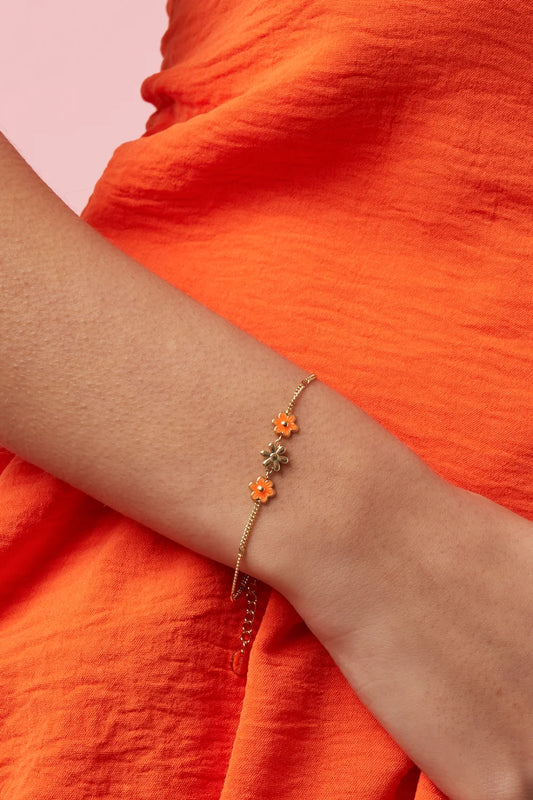 🌼 Orange Blossom Bracelet – Gold
