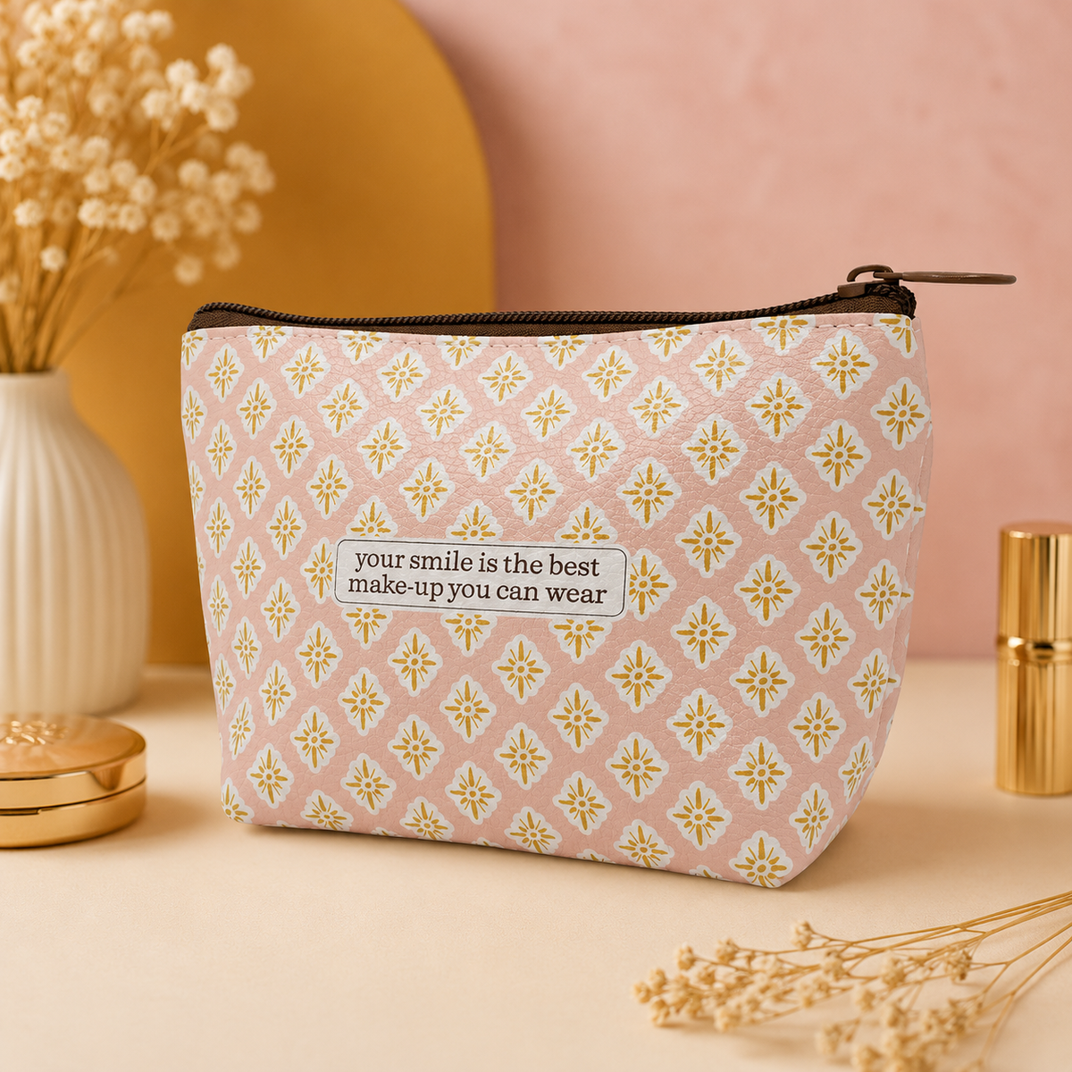 Pouch – Your smile is the best make-up