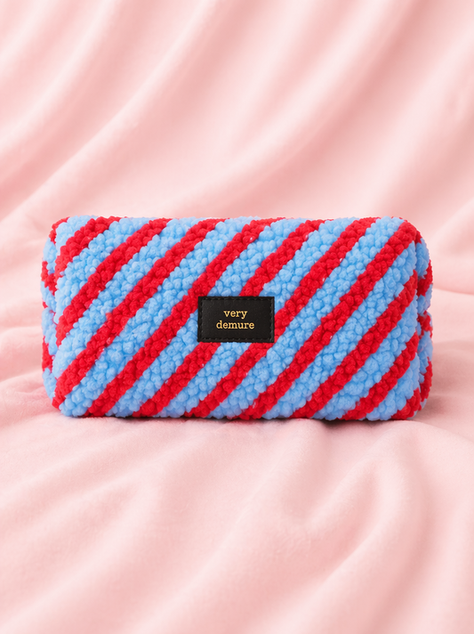 Studio Inktvis – Teddy Etui “Very Demure” 💙❤️