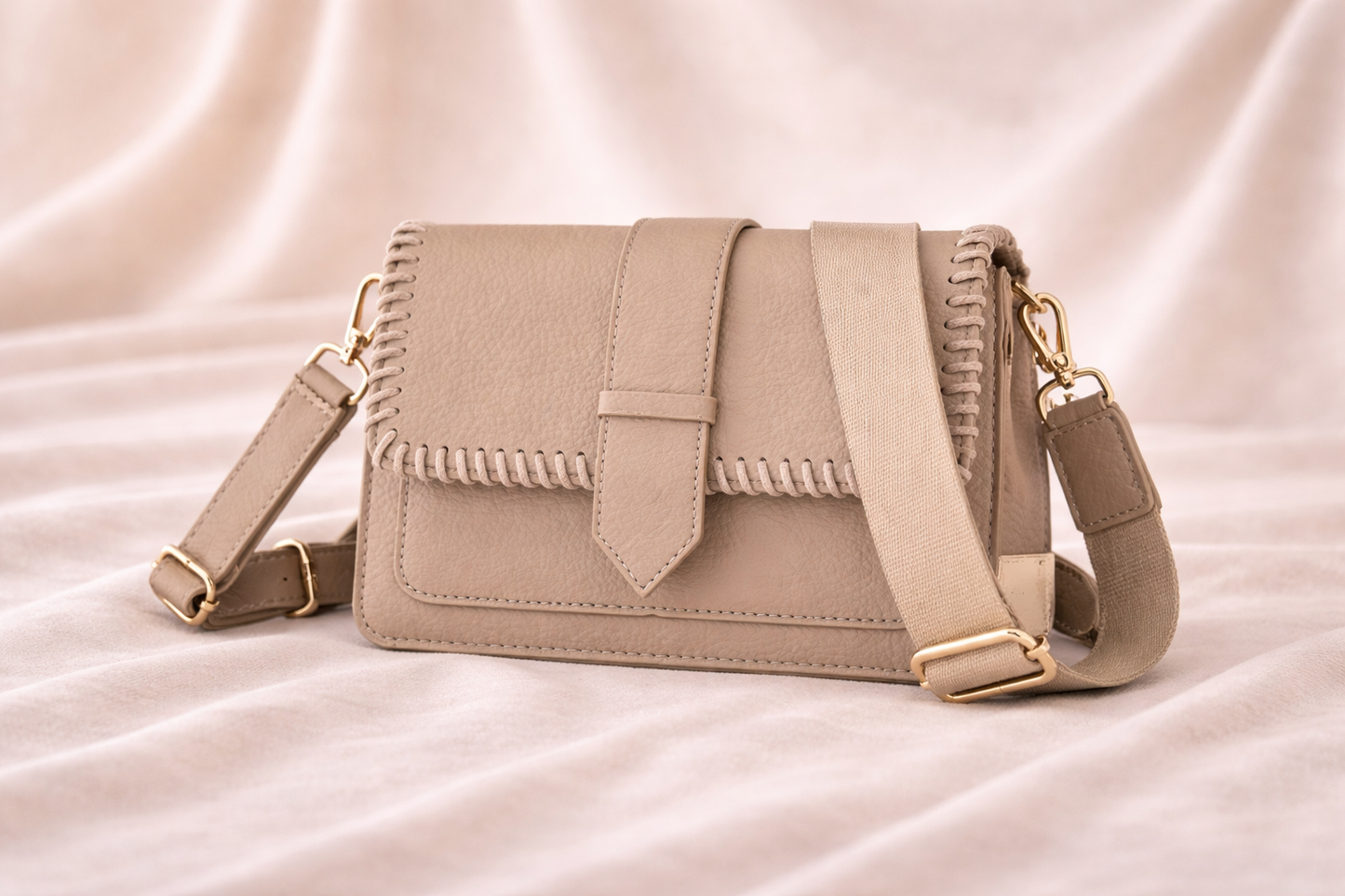 Beige crossbody tas met stitching detail