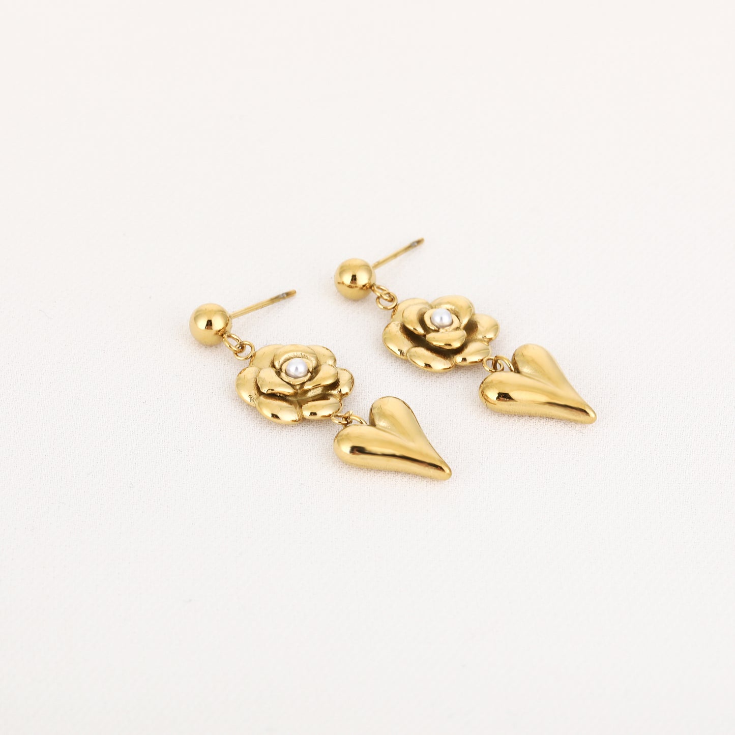 Gouden Flower Heart Statement Oorbellen
