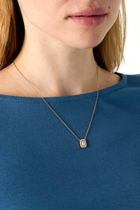 ✨ Golden Frame Necklace